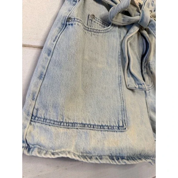 Ted Baker London Kaylaie Light Wash Paperbag Denim Shorts Size 28 Tie Waist - Picture 2 of 5